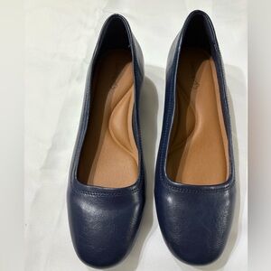 WOMEN'S BARETRAPS COVETTE CASUAL Wedge heel FLATS Size 9.5 NWOB